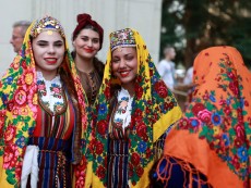Младост и традиция в един фолклорен спектакъл
