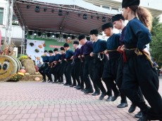 Младост и традиция в един фолклорен спектакъл